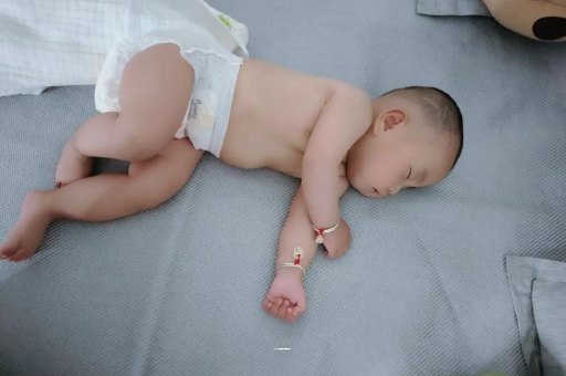 钦州宝宝发烧可以喝牛奶吗